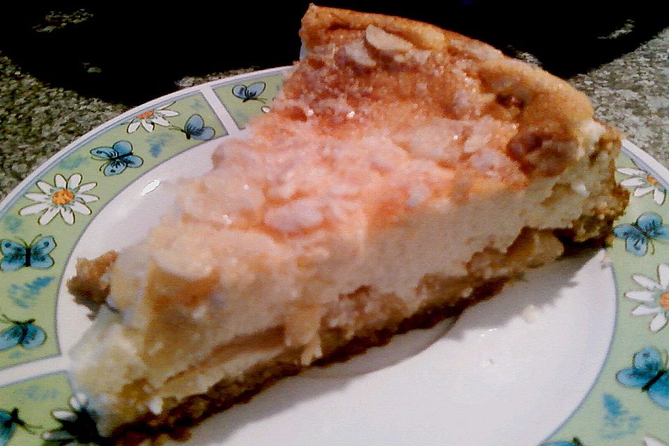 Apfel - Käsekuchen mit Mandelkruste