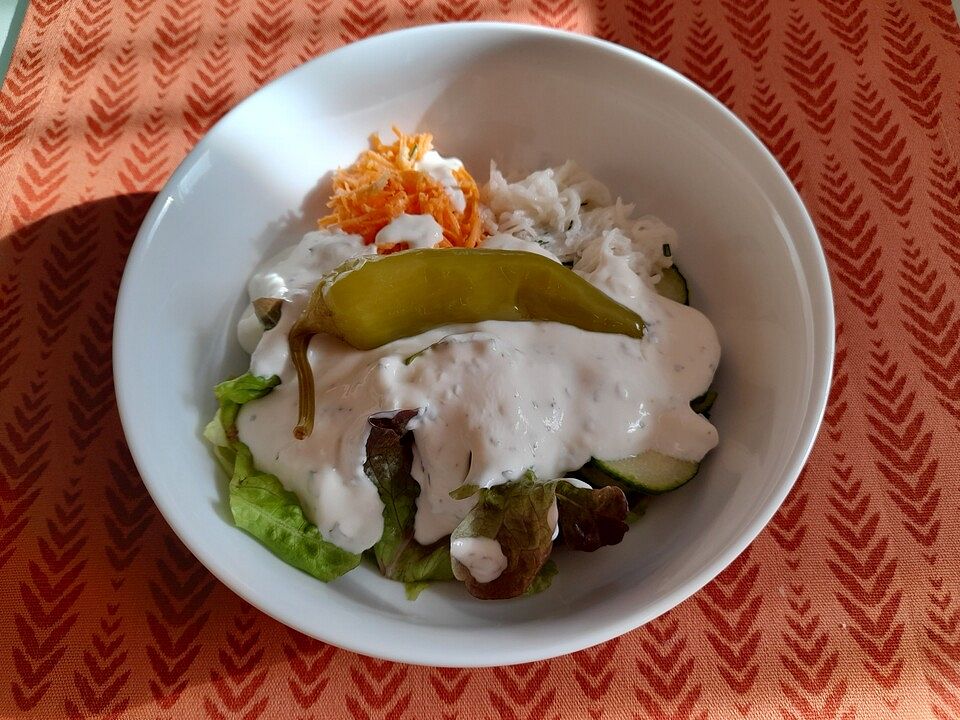 Salatdressing mit Schmand und Kräutern von tvzwirner| Chefkoch