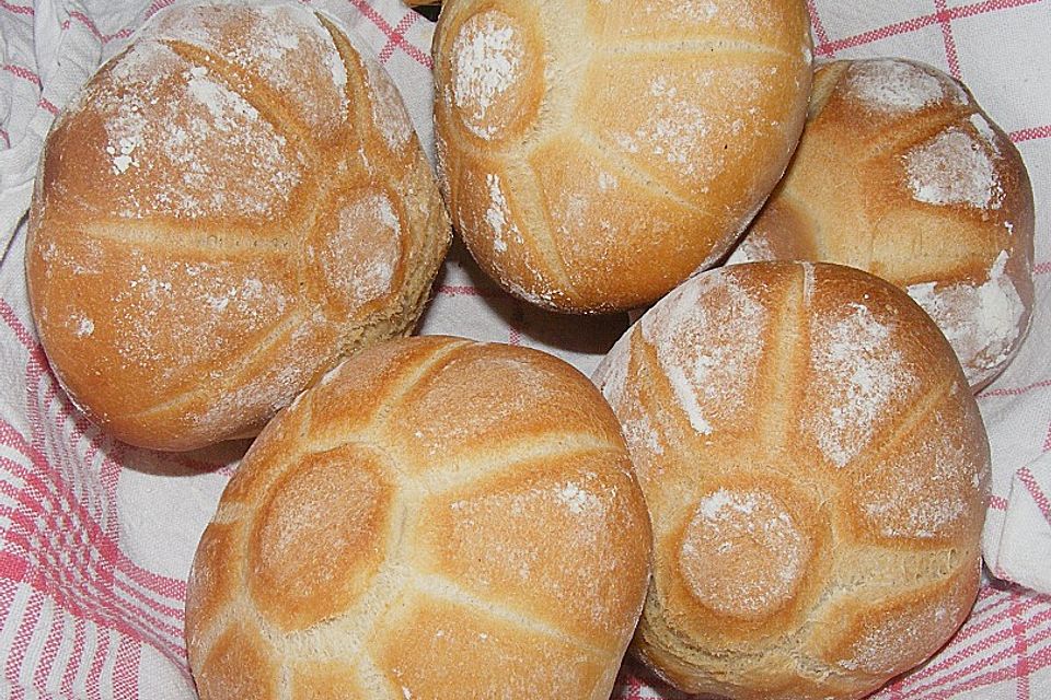 Kaisersemmeln / Kaiserbrötchen