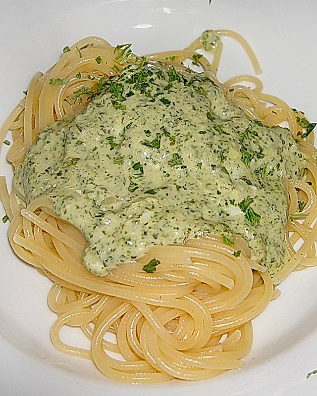Spaghetti mit Sahne - Kräuter - Sauce