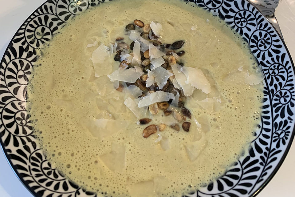 Bananencremesuppe mit Curry