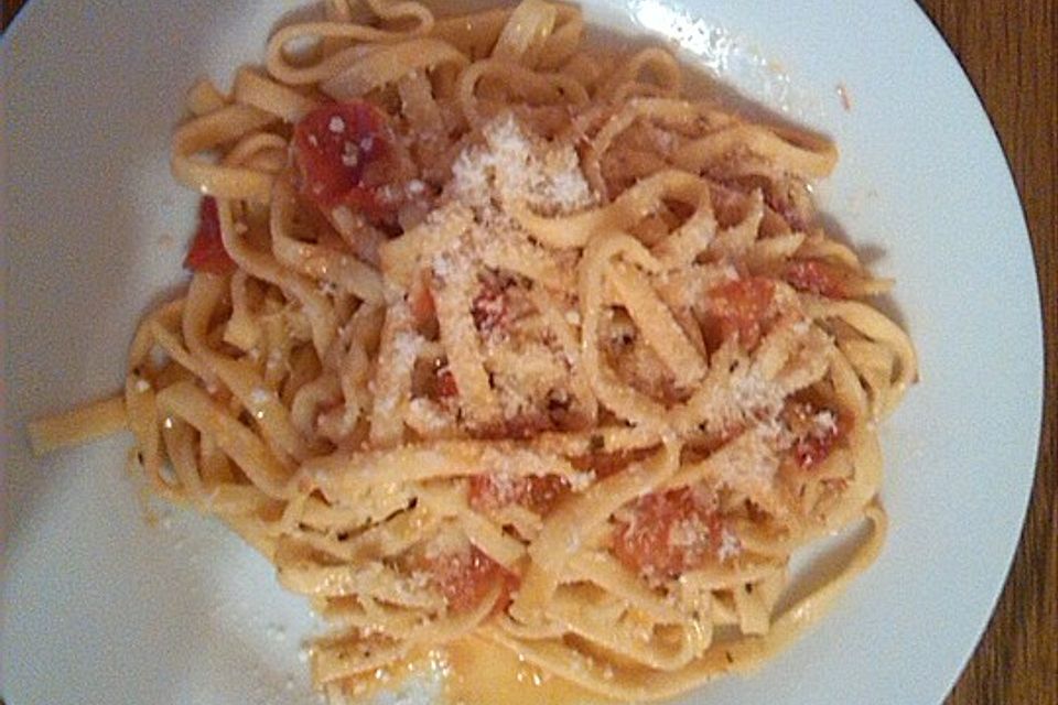 Tagliatelle al pomodoro