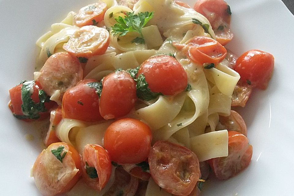 Tagliatelle al pomodoro