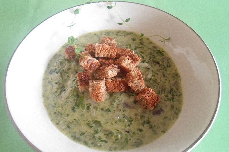 Spinatsuppe mit Croûtons