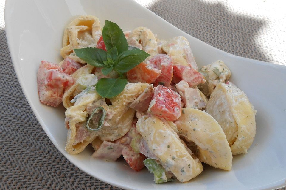 Tortelloni Salat