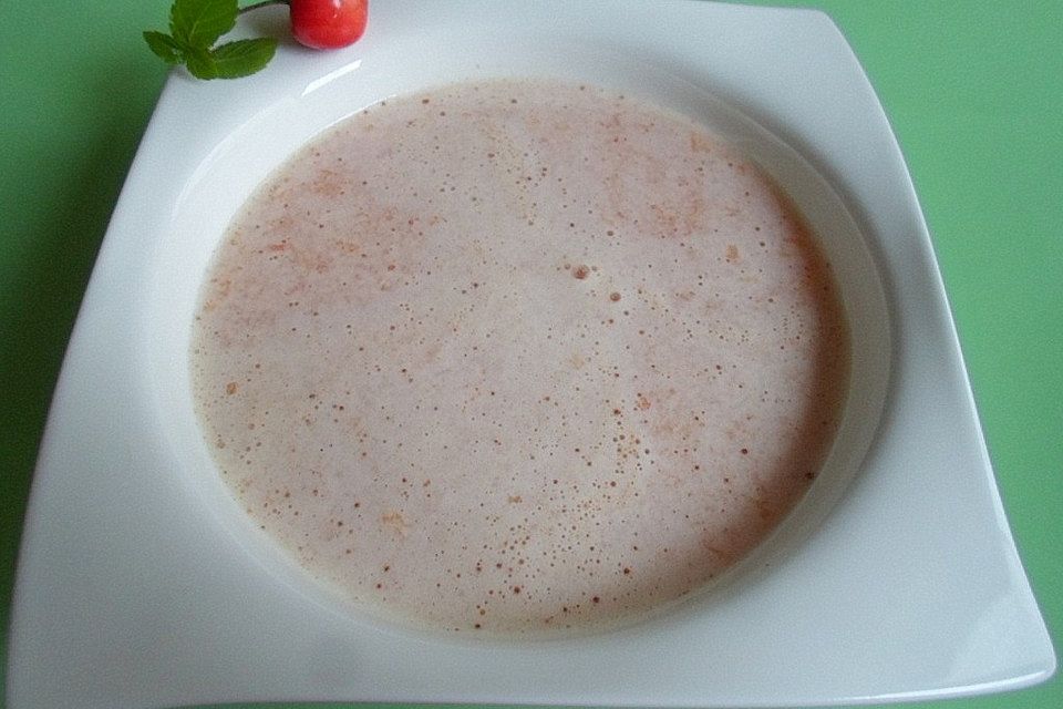 Kirschsuppe mit Weißwein