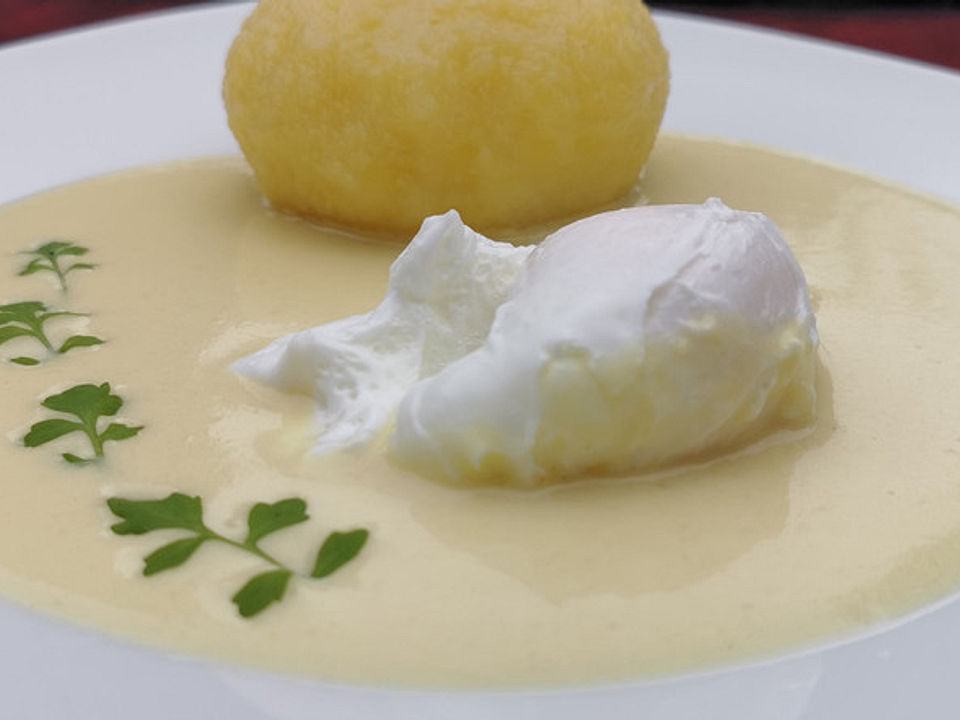 Verlorene Eier in Zwiebel - Senf - Soße von wichtel| Chefkoch