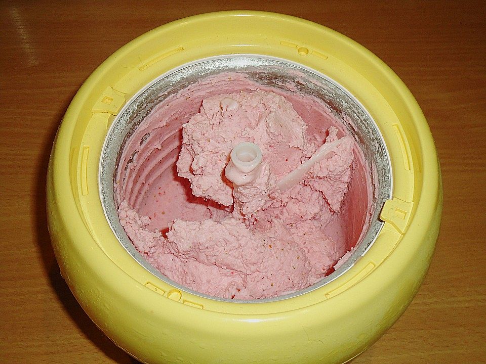 Erdbeer - Marzipan - Eis von pinktroublebee| Chefkoch