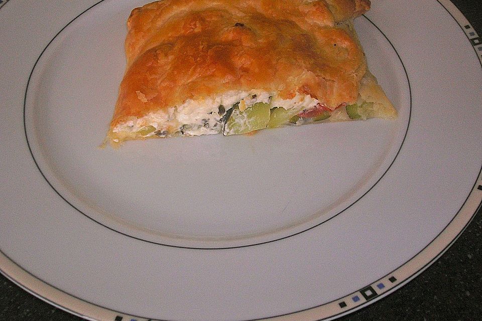 Zucchini-Schafskäse Strudel