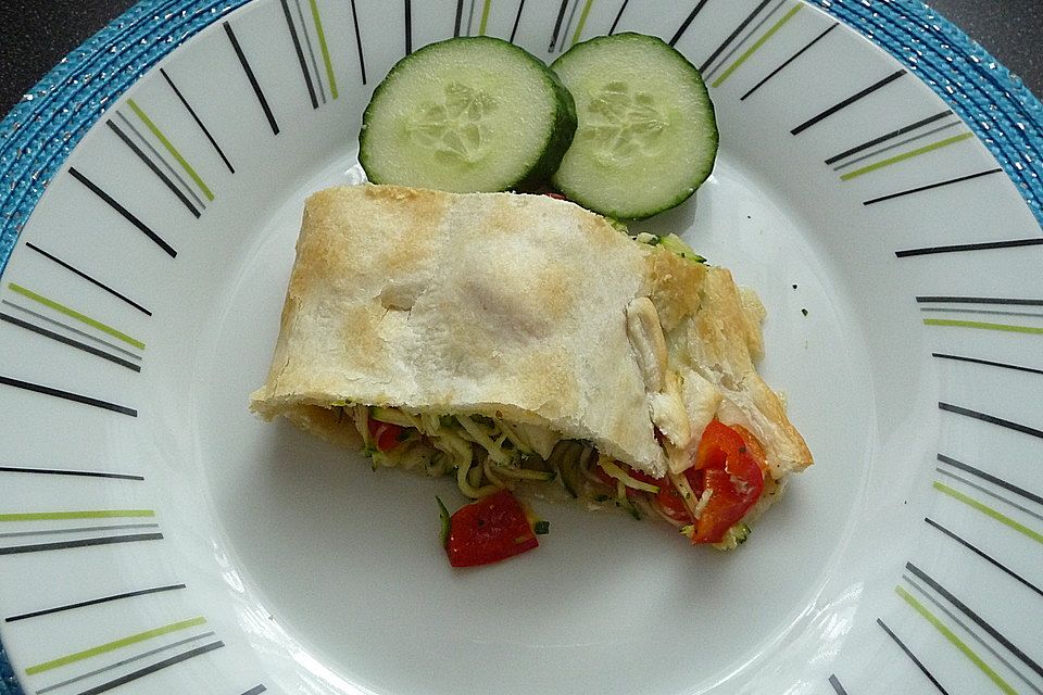 Zucchini-Schafskäse Strudel