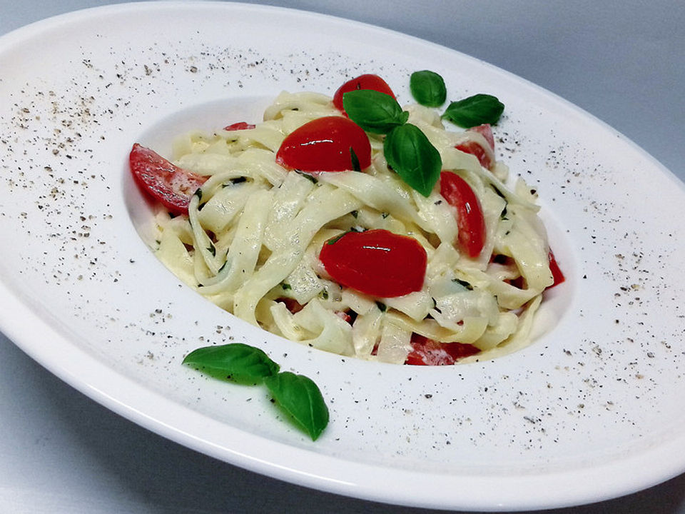 Nudeln mit marinierten Cherrytomaten und Frischkäse von lisi68| Chefkoch