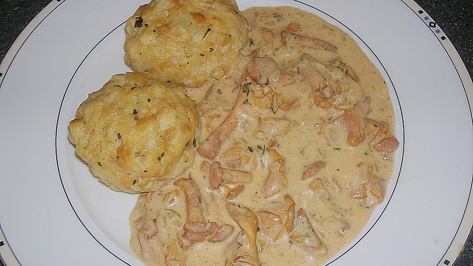Eierschwammerlgulasch Mit Serviettenknodel Von Lisi68 Chefkoch 