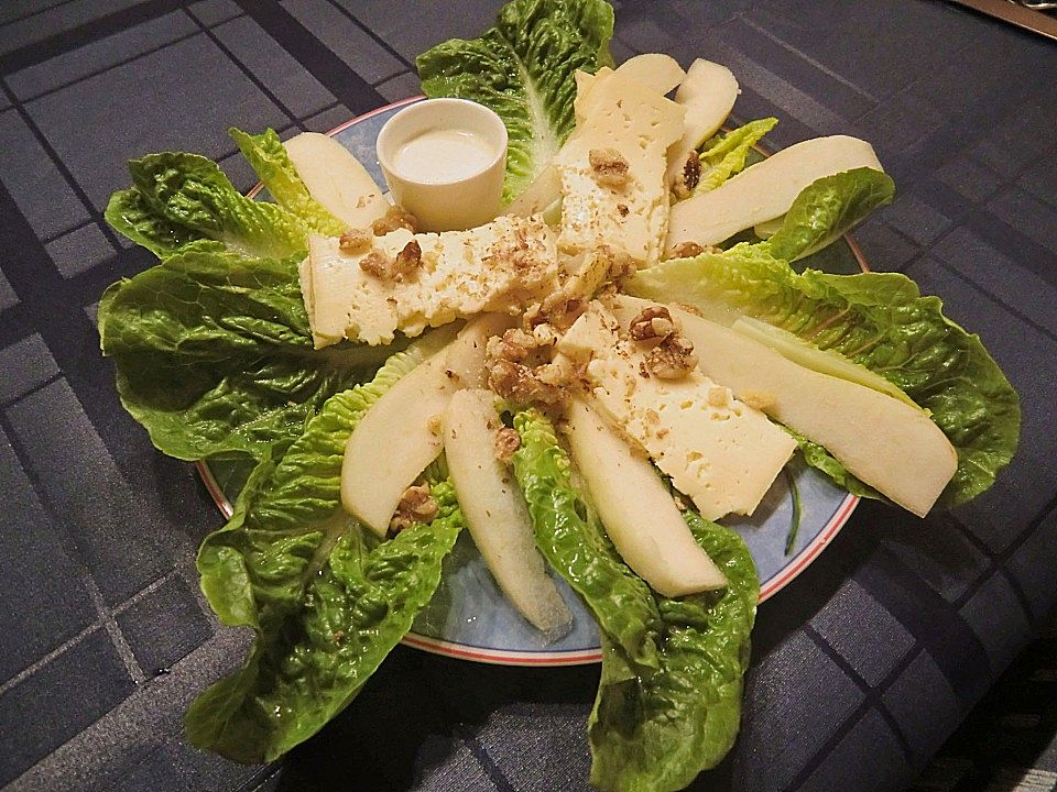 Käse - Salat mit Birnen und Haselnüssen| Chefkoch