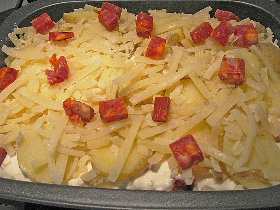 Pikanter Hüttenkäse - Kartoffel - Auflauf von BettiKo| Chefkoch