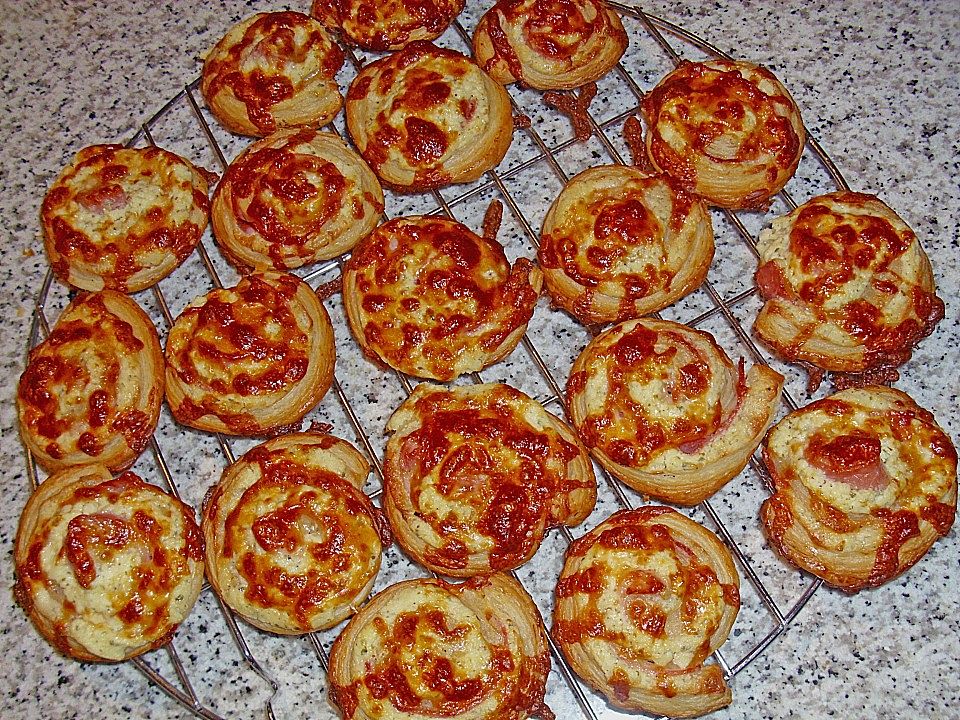 Mini Pizzaschnecken Aus Blatterteig Von Cerri Chefkoch