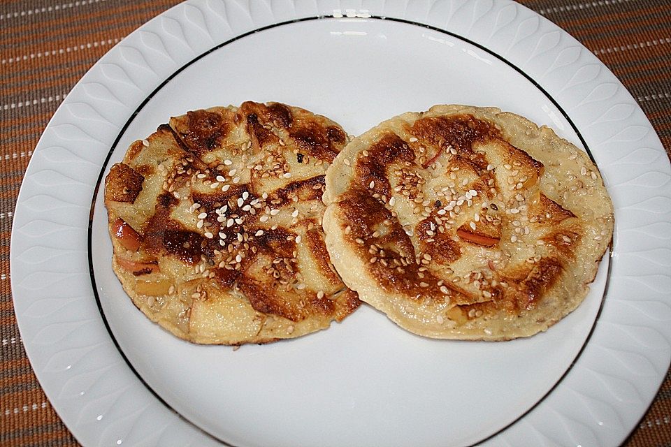 Apfel - Pancakes mit Ahornsirup