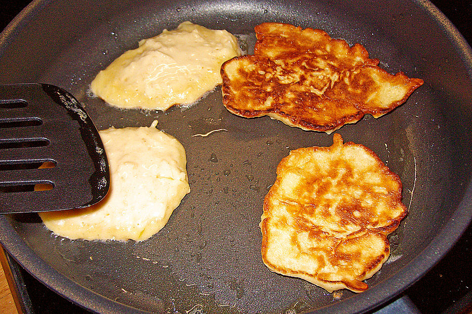 Apfel - Pancakes mit Ahornsirup