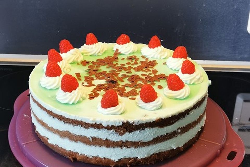 Waldmeistertorte