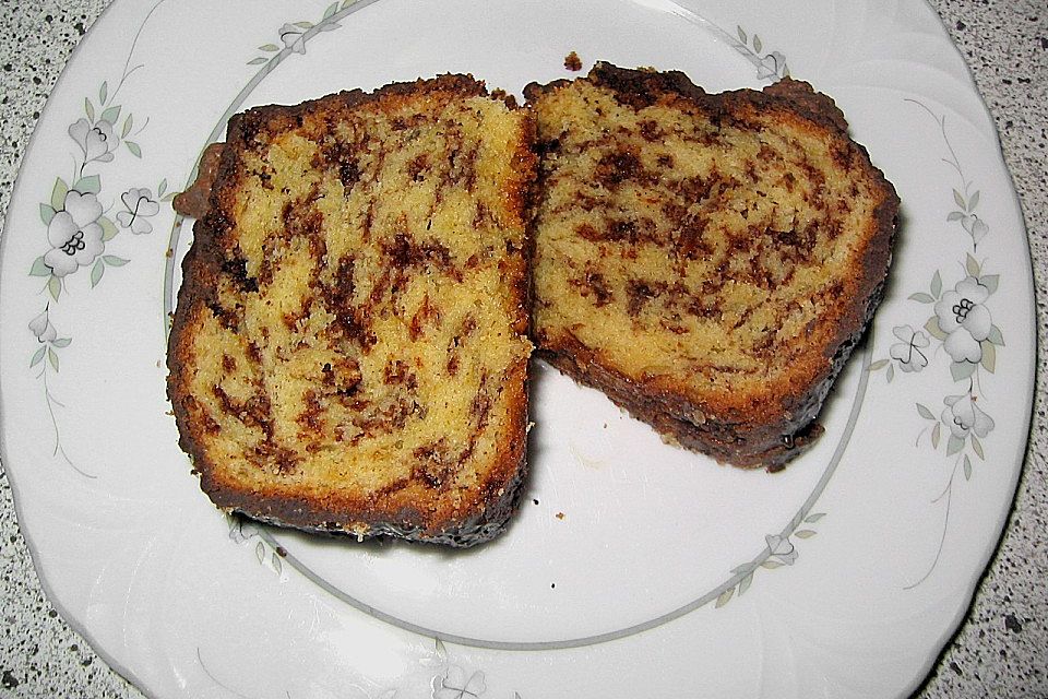 Ameisenkuchen mit Eierlikör und Rum