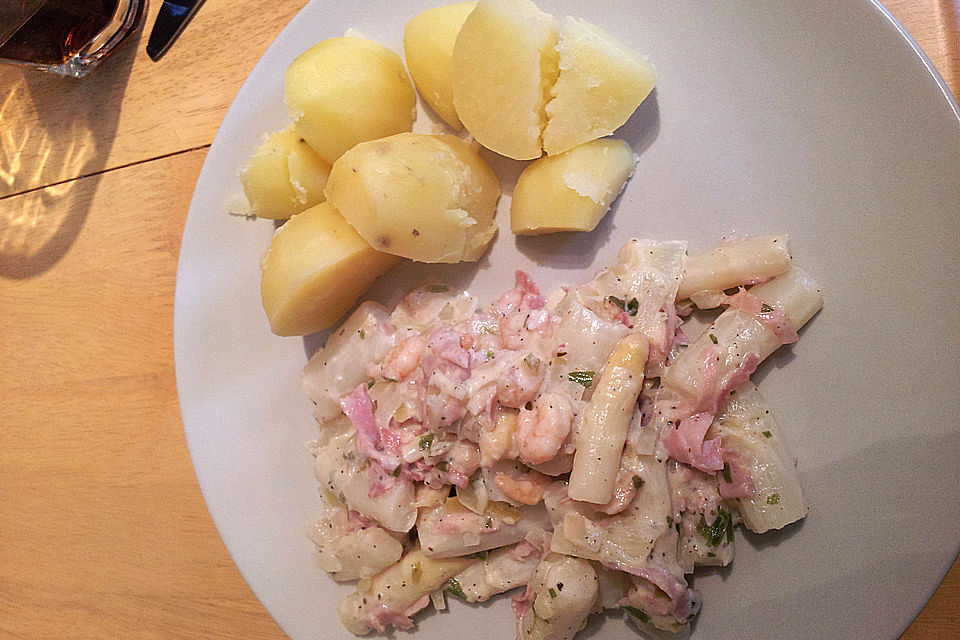 Frühkartoffeln mit frischer Spargel - Garnelen - Pfanne