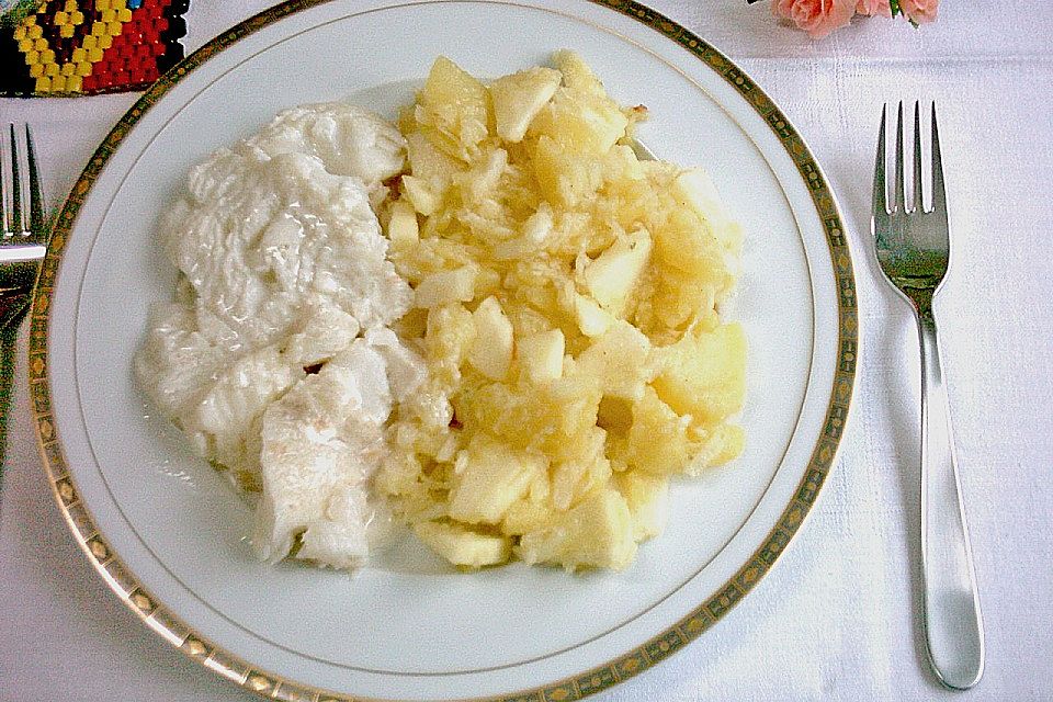 Kartoffelsalat mit Apfel und Sellerie