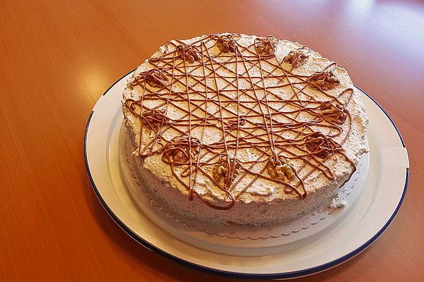 Walnuss - Karamell - Torte von utelr | Chefkoch
