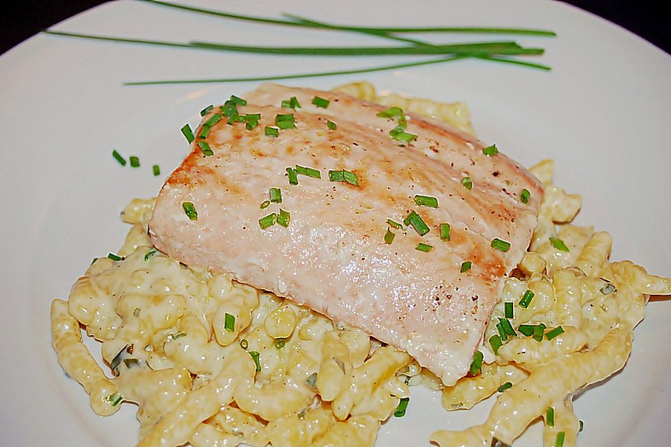 Nudeln mit Gorgonzola - Lachs - Weißwein - Sauce