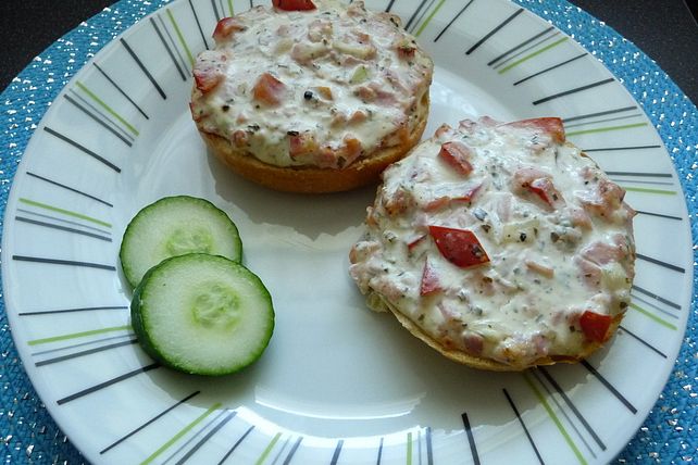 Paprika - Schmand - Brötchen überbacken, schnell und lecker von emmoro ...