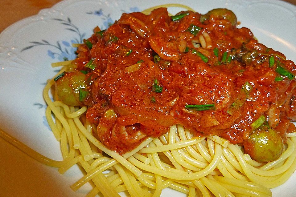 Tintenfisch in scharfer Tomatensauce