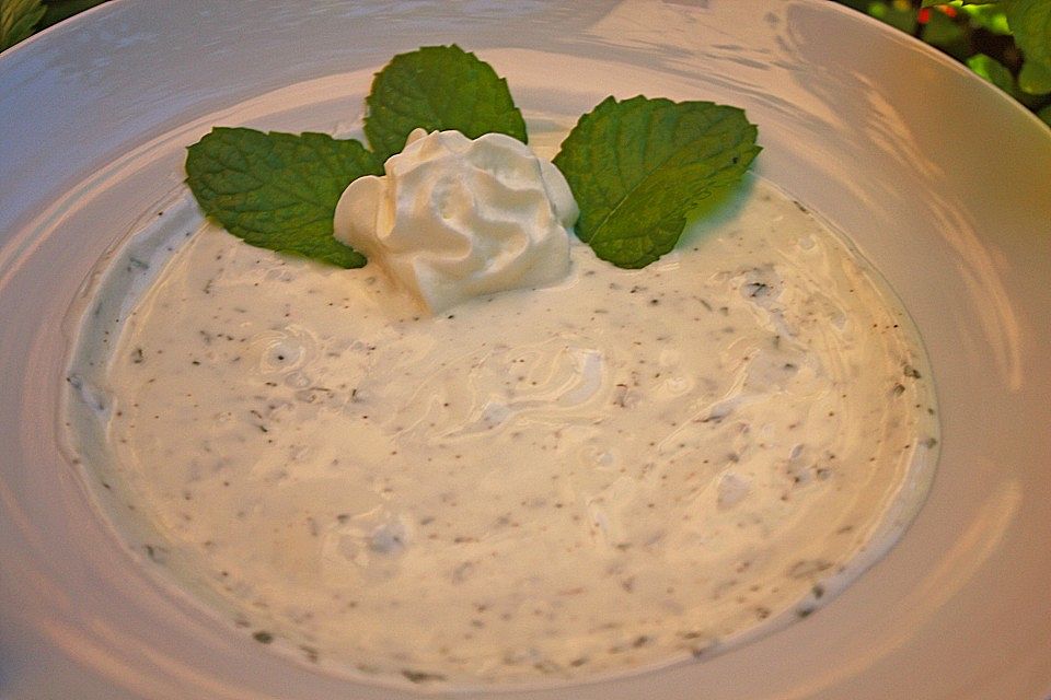 Minzsoße mit Joghurt