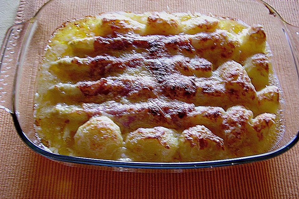 Spargelgratin mit Schinken und Sauce Hollandaise