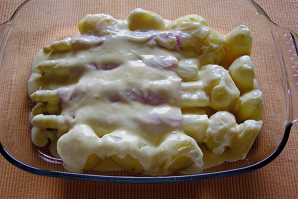 Spargelgratin mit Schinken und Sauce Hollandaise