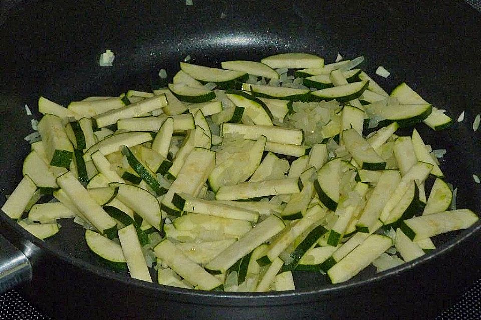 Zucchini - Schinken - Nudeln Zucchini - Schinken - Nudeln