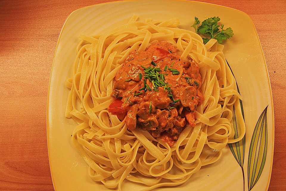 Pilz - Tomaten - Weißwein - Fettuccine