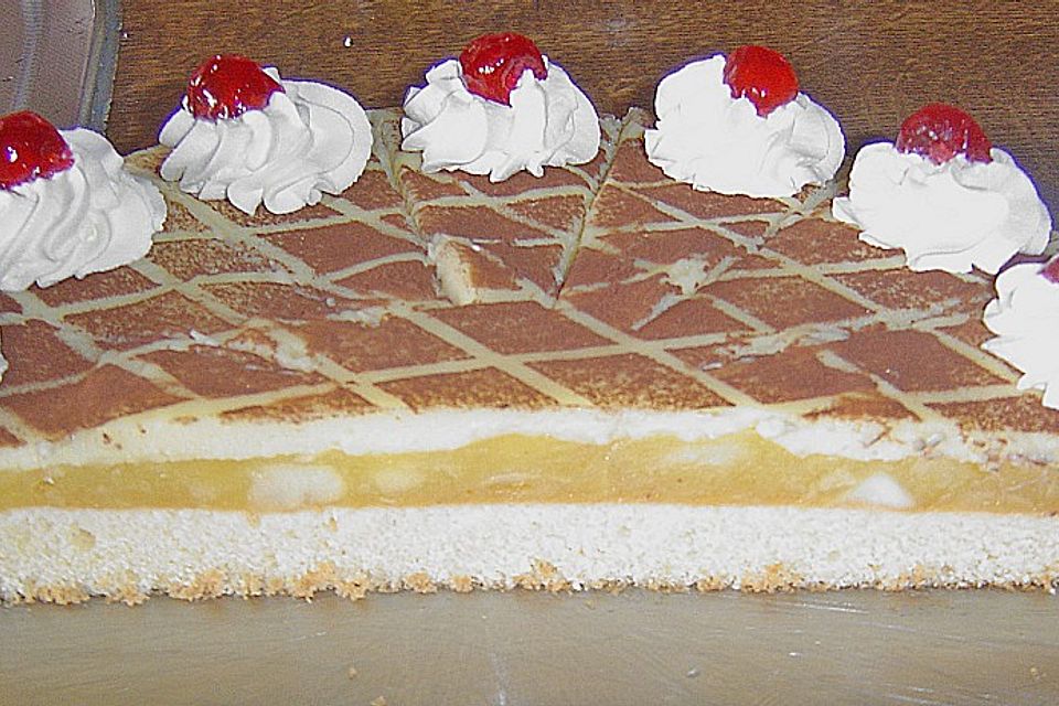 Apfeltorte mit Pudding - Eierlikör - Guss