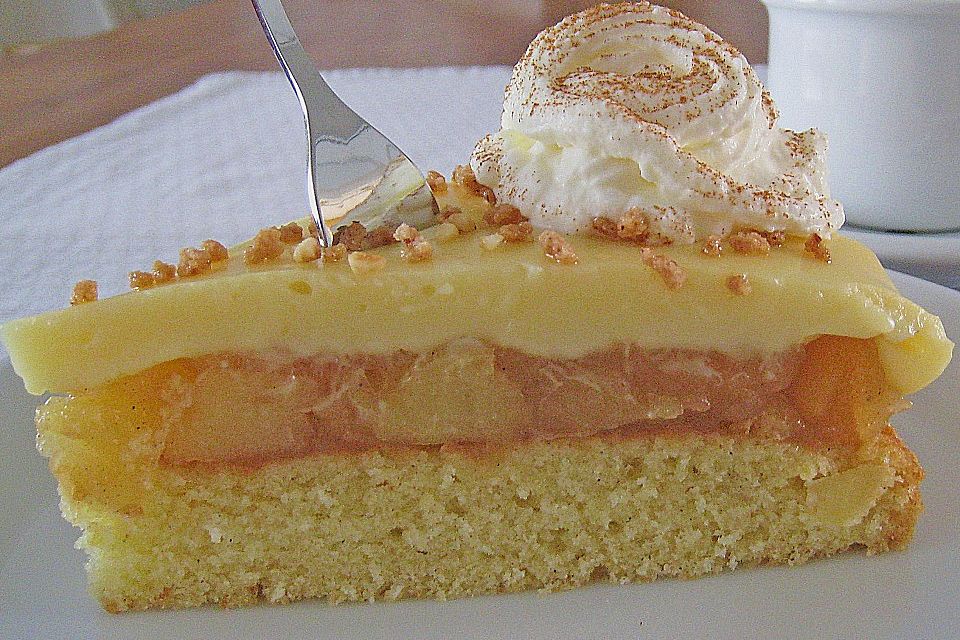 Apfeltorte mit Pudding - Eierlikör - Guss