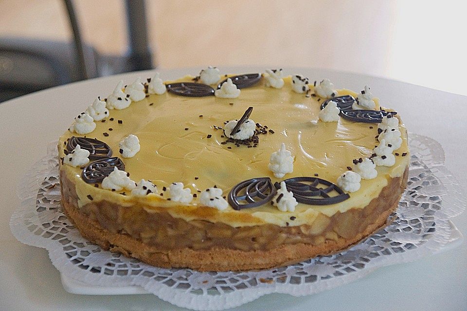 Apfeltorte mit Pudding - Eierlikör - Guss