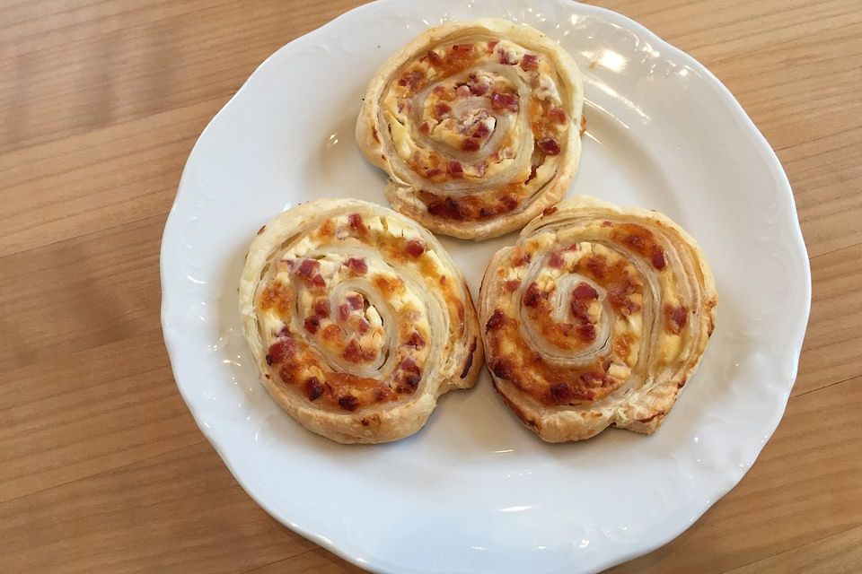 Blätterteigschnecken herzhaft Blätterteigschnecken herzhaft