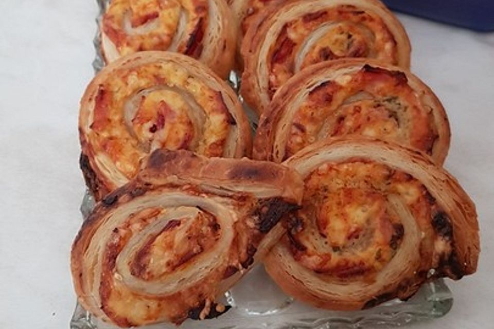 Blätterteigschnecken herzhaft Blätterteigschnecken herzhaft