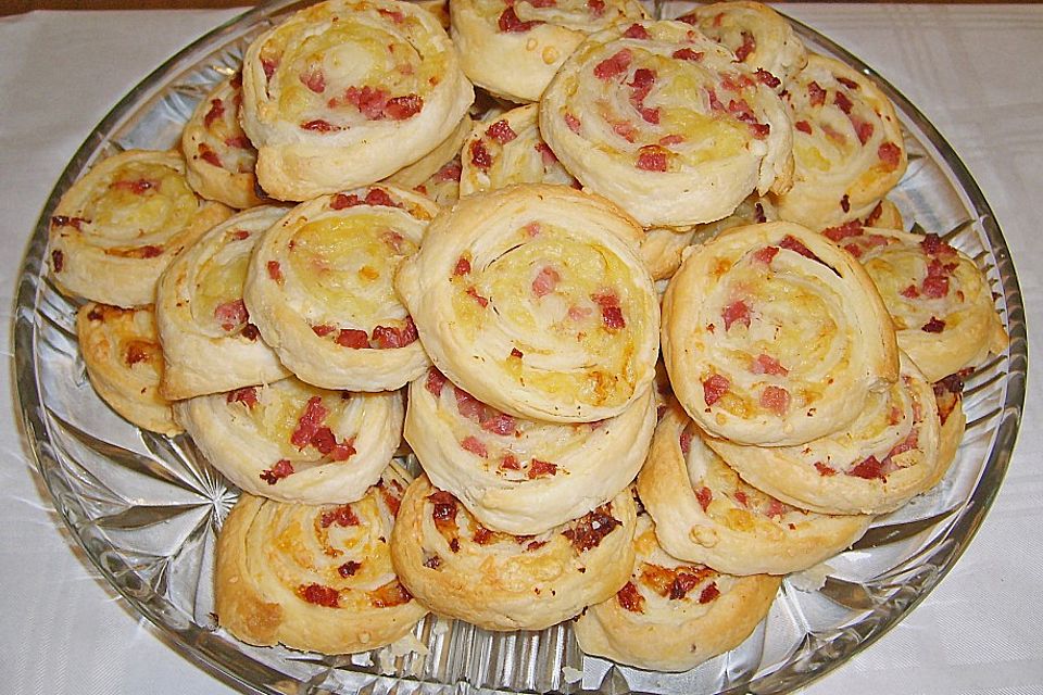 Blätterteigschnecken herzhaft Blätterteigschnecken herzhaft