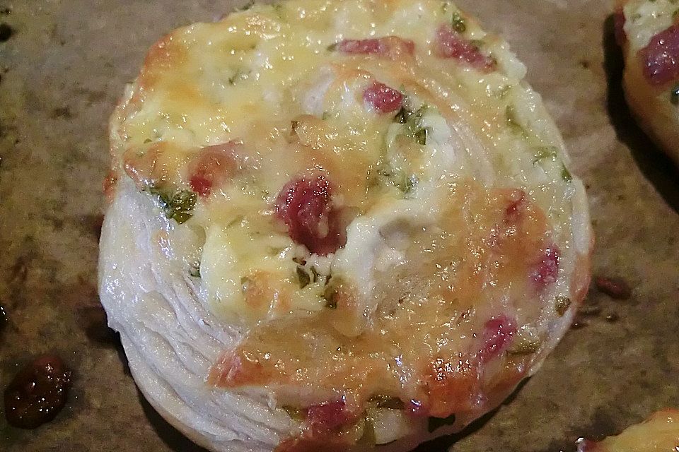 Blätterteigschnecken herzhaft Blätterteigschnecken herzhaft