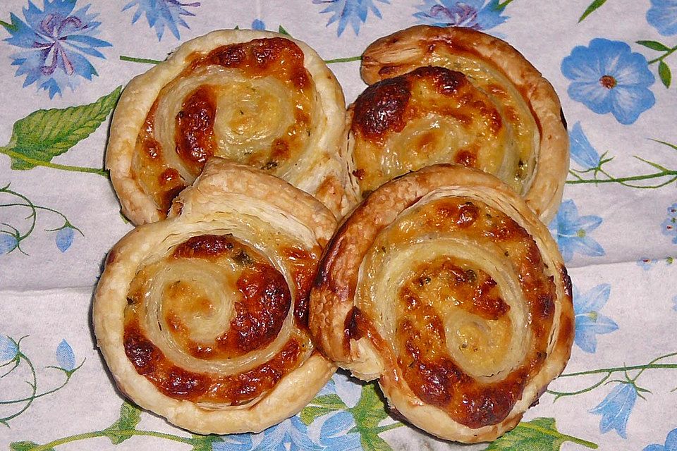Blätterteigschnecken herzhaft Blätterteigschnecken herzhaft