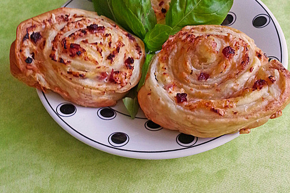 Blätterteigschnecken herzhaft Blätterteigschnecken herzhaft