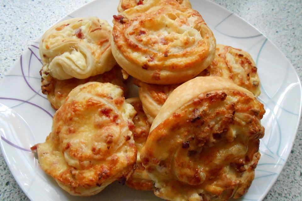 Blätterteigschnecken herzhaft Blätterteigschnecken herzhaft
