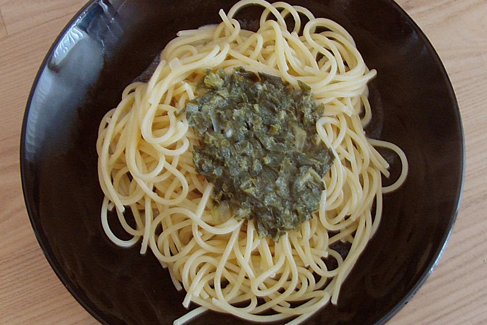 Spaghetti in Frischkäse - Spinat - Soße