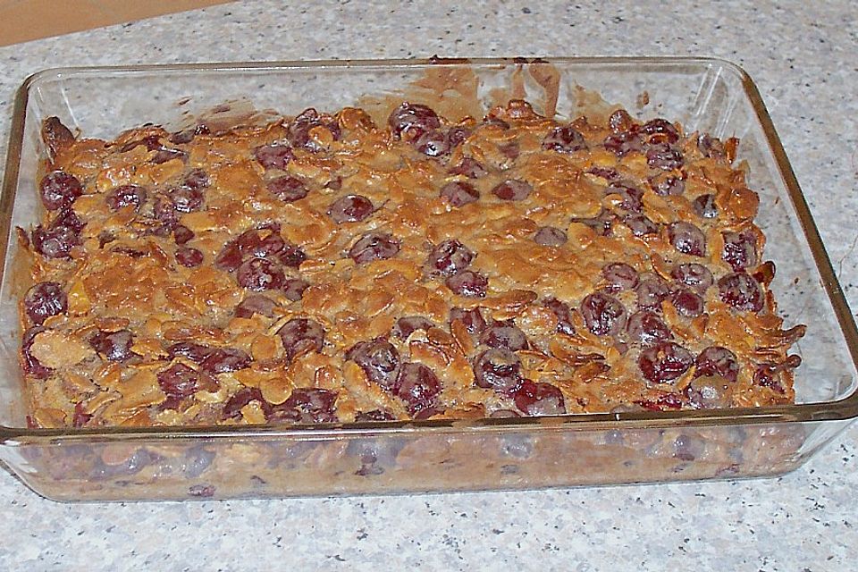 Kirschauflauf mit Cornflakes