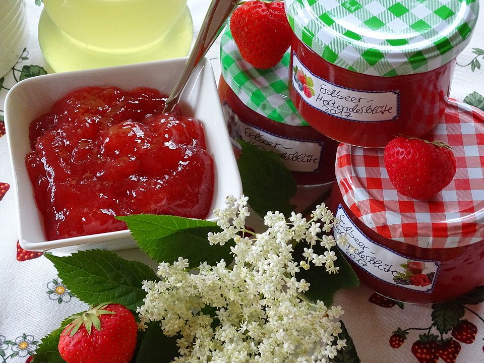 Eikos Holunderblüten - Erdbeer - Marmelade von Eik0| Chefkoch