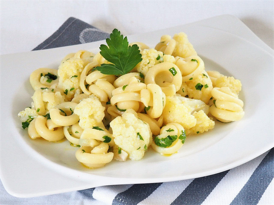 Italienische Nudeln mit Blumenkohl von haselina| Chefkoch