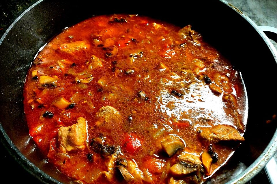 Deftige Gulaschsuppe