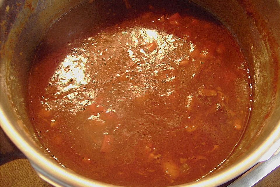 Deftige Gulaschsuppe